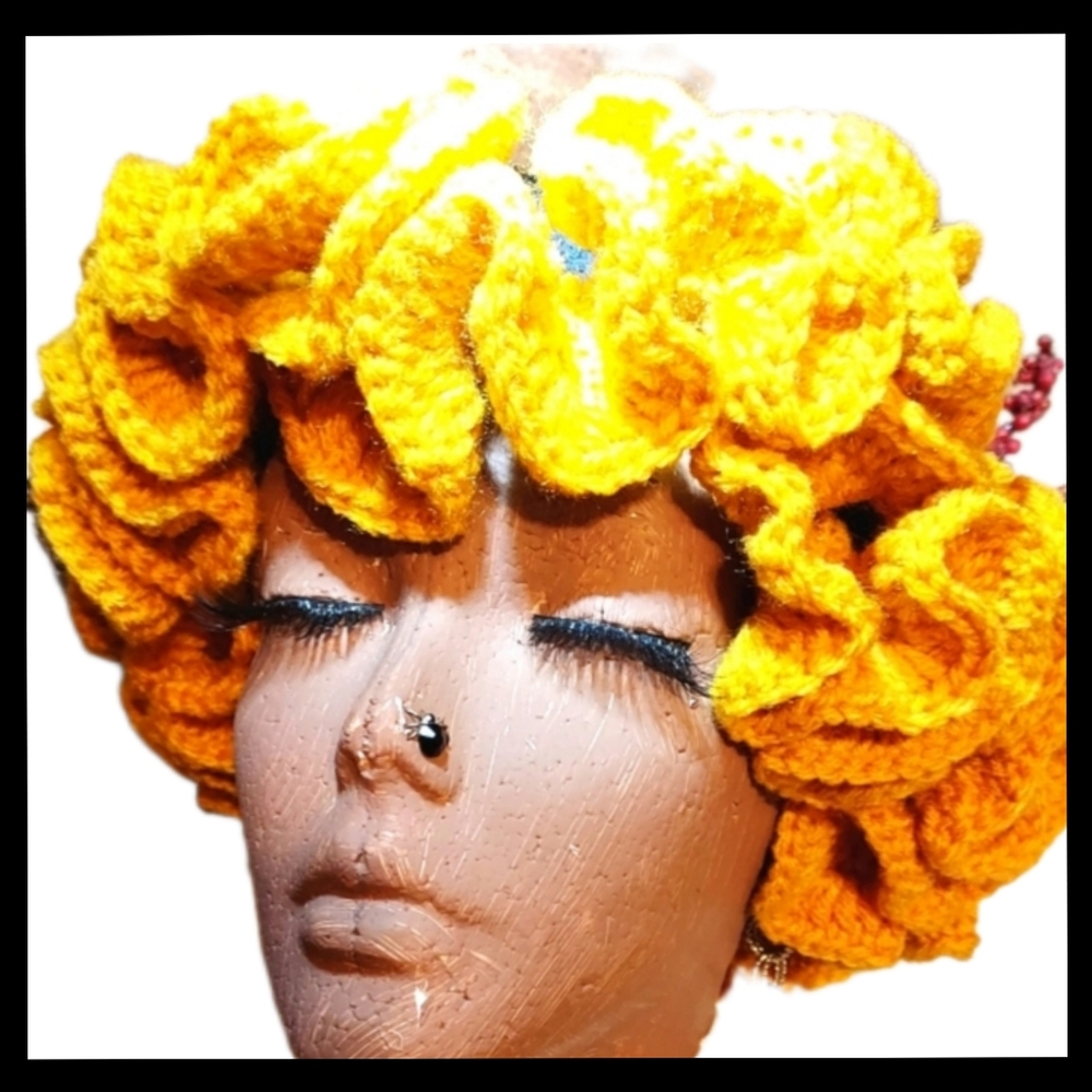 #L❤️VE:HANDMADE.  Crochet Ruffle HAT